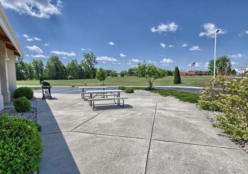 호텔 Comfort Inn & Suites Dimondale   Lansing