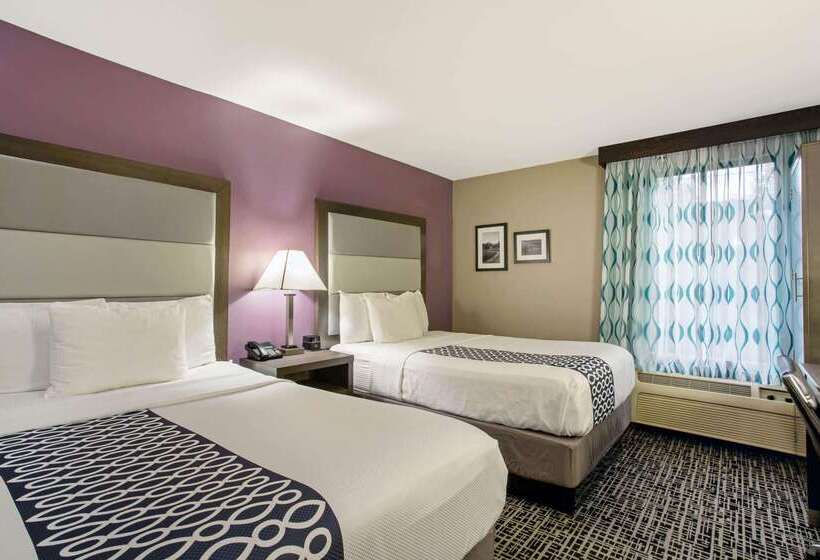 בית מלון כפרי La Quinta Inn By Wyndham Radford