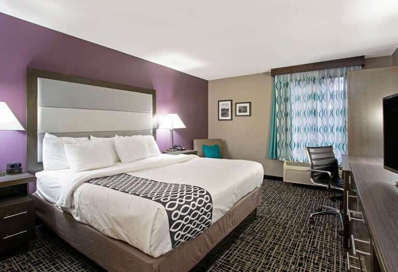 בית מלון כפרי La Quinta Inn By Wyndham Radford