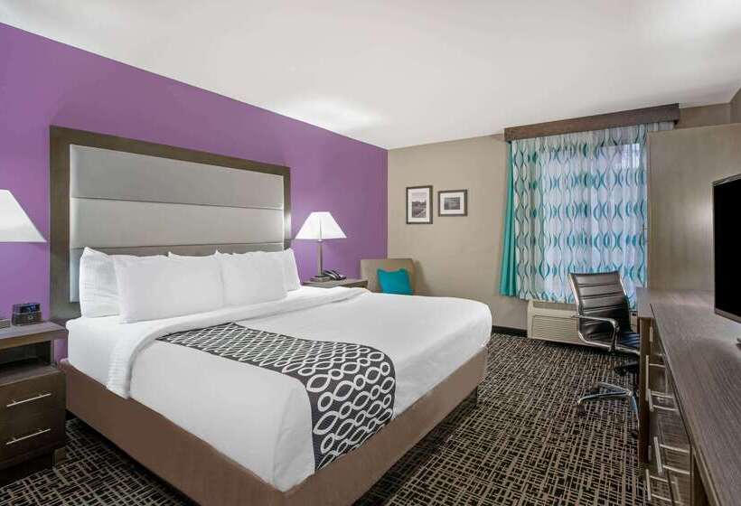 בית מלון כפרי La Quinta Inn By Wyndham Radford