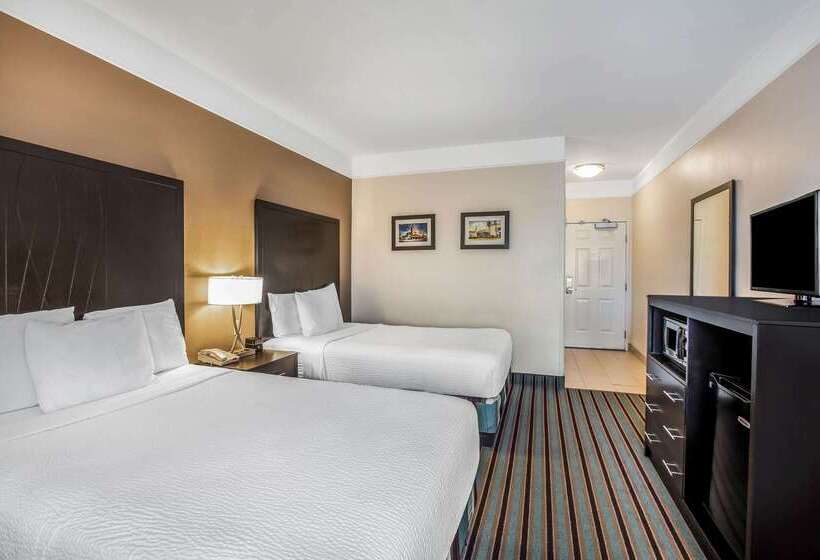 호텔 La Quinta By Wyndham Bakersfield North