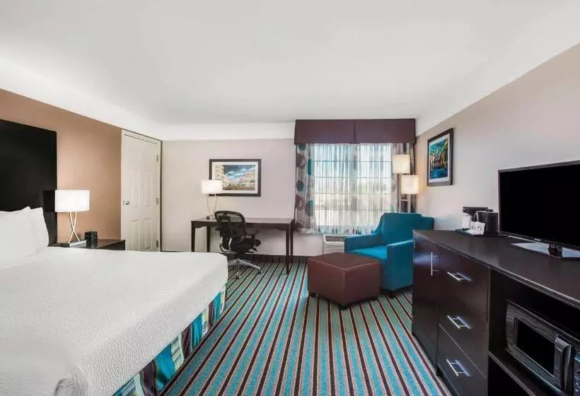 호텔 La Quinta By Wyndham Bakersfield North