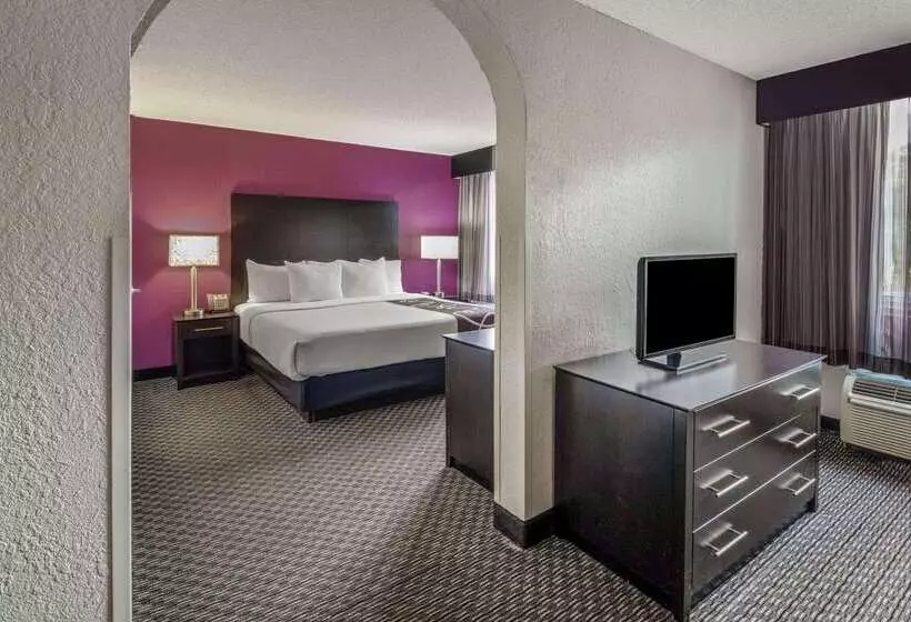 هتل La Quinta By Wyndham Miami Lakes