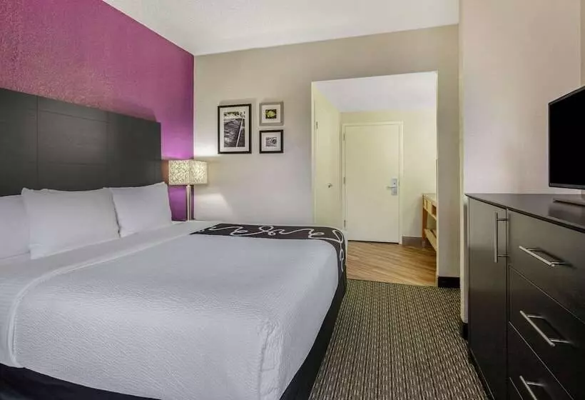 هتل La Quinta By Wyndham Miami Lakes