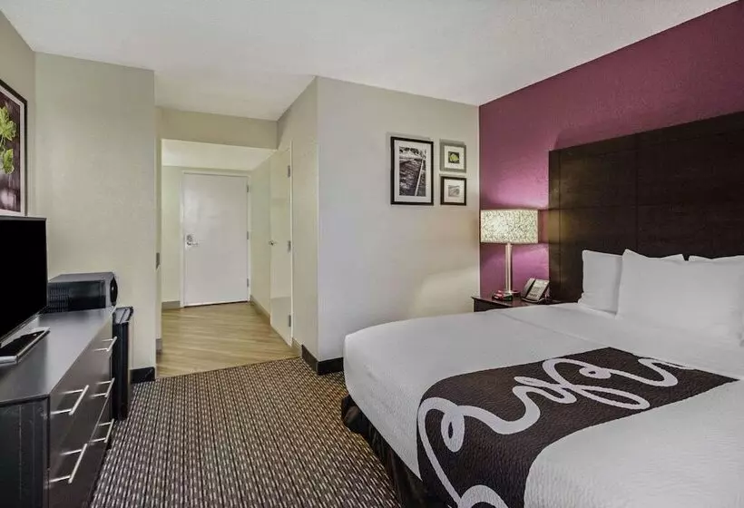 هتل La Quinta By Wyndham Miami Lakes