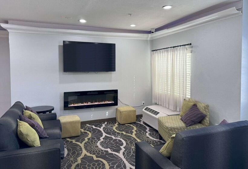 فندق La Quinta By Wyndham Tulare