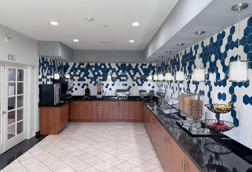 فندق La Quinta By Wyndham Tulare