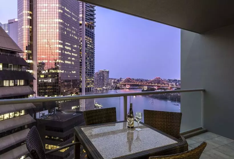 فندق Oaks Brisbane On Felix Suites