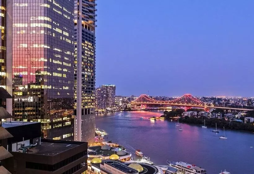 فندق Oaks Brisbane On Felix Suites
