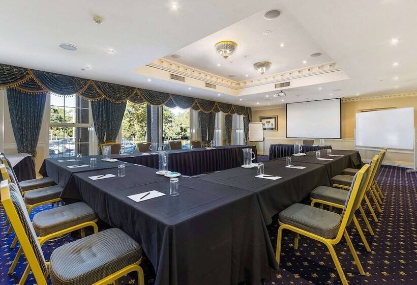 호텔 Canterbury International