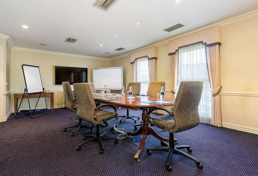 호텔 Canterbury International