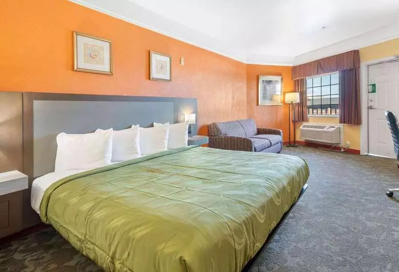 בית מלון כפרי Quality Inn & Suites Galveston   Beachfront