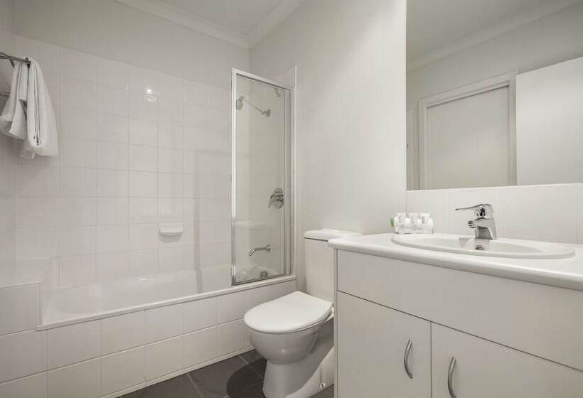 בית מלון כפרי Quest Sanctuary Lakes