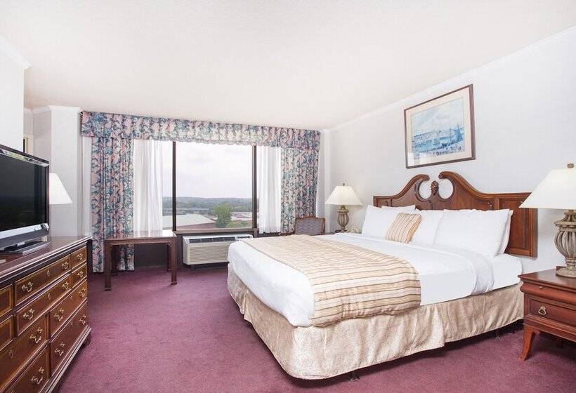 Ramada Hotel & Conf Center By Wyndham Augusta Downtown