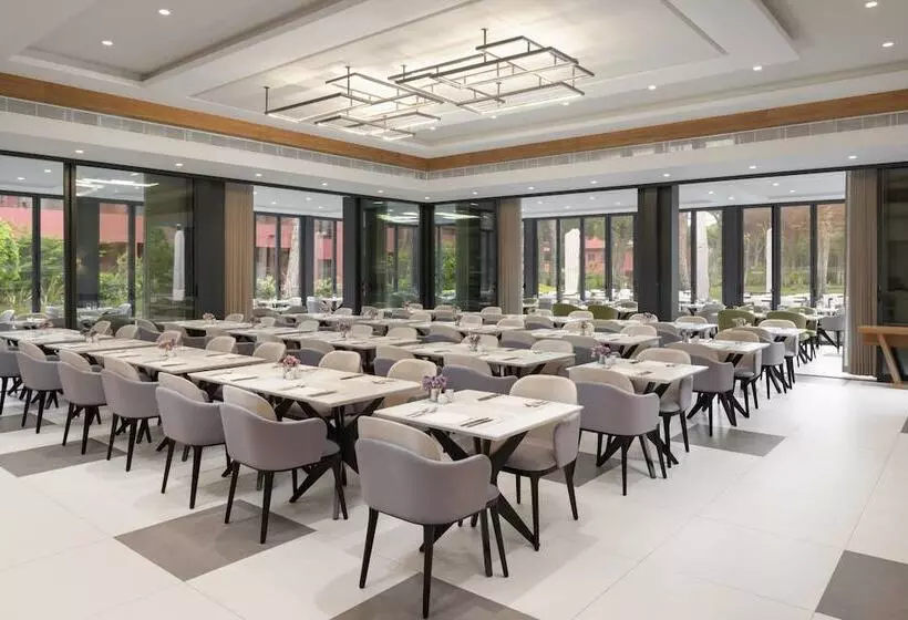 Sheraton Cascais Resort Hotel & Residences