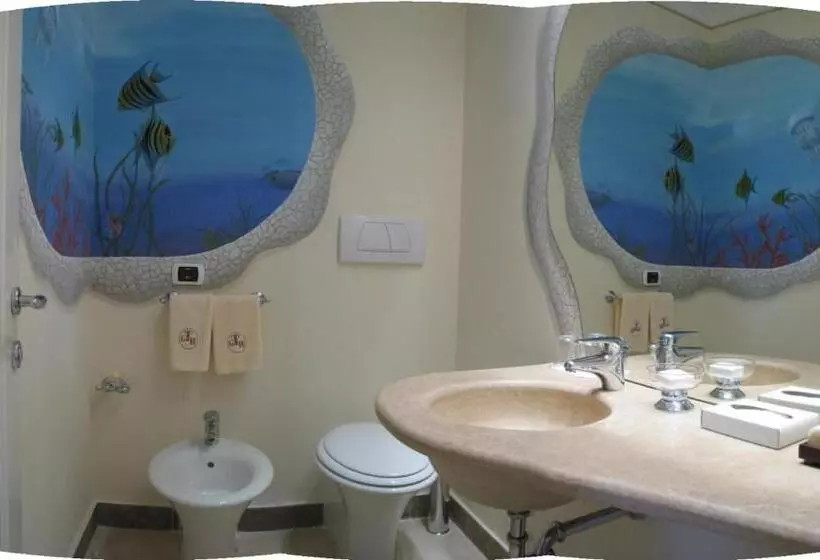 ホテル Tombolo Talasso Resort