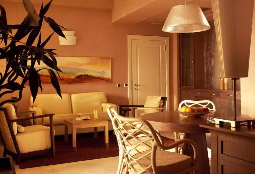 ホテル Tombolo Talasso Resort