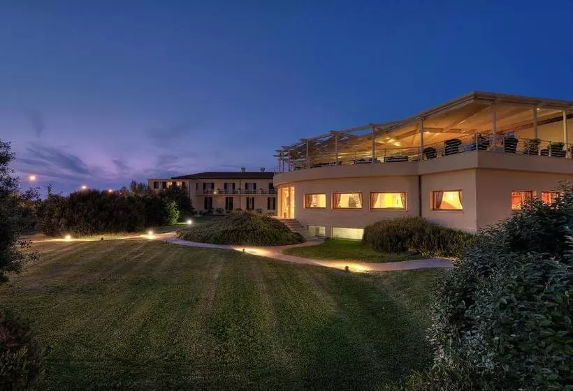 ホテル Tombolo Talasso Resort