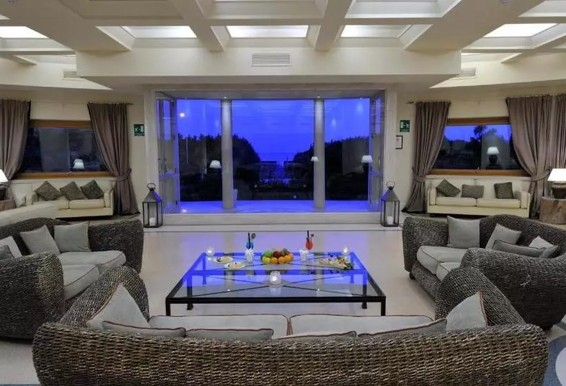 ホテル Tombolo Talasso Resort