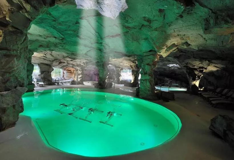 ホテル Tombolo Talasso Resort