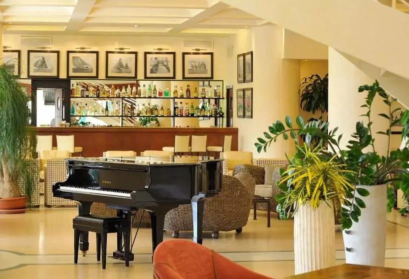 ホテル Tombolo Talasso Resort