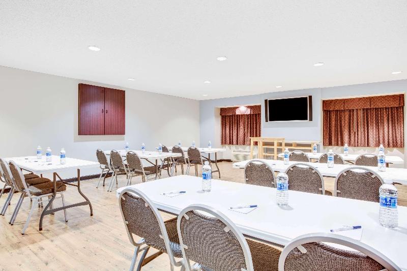 Microtel Inn & Suites Columbus North