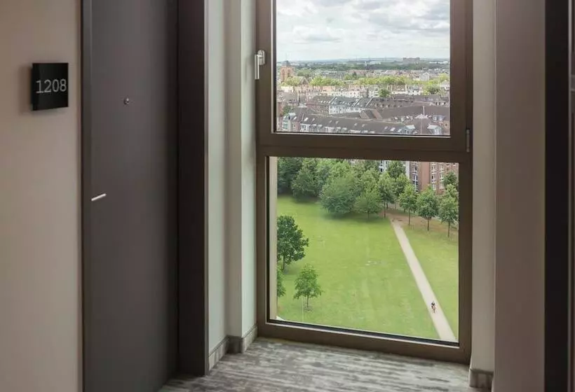ホテル Holiday Inn   The Niu Tab Dusseldorf Main Station, An Ihg