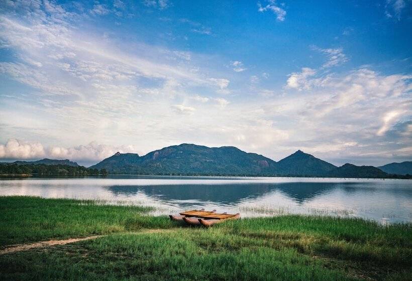 Hotel Amaya Lake Dambulla