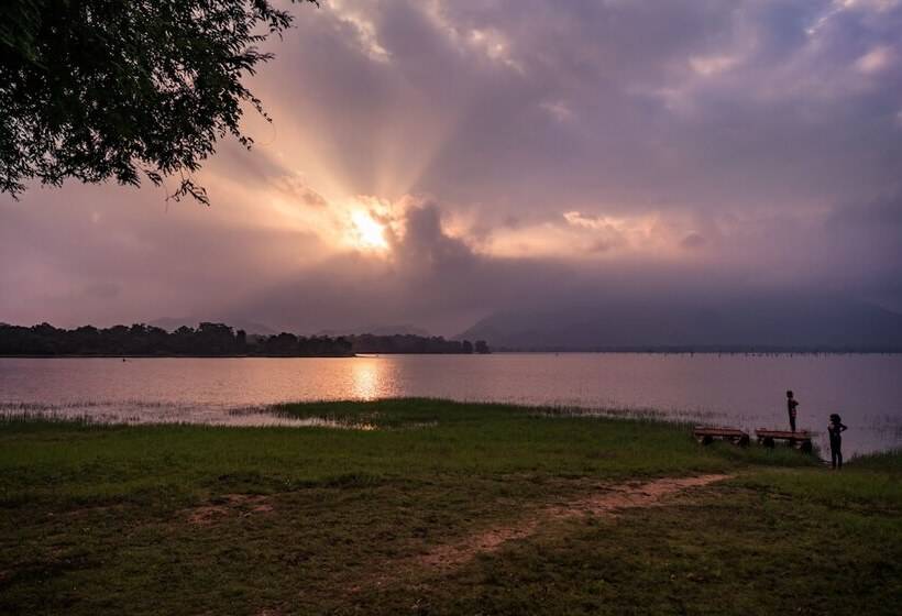 Hotel Amaya Lake Dambulla