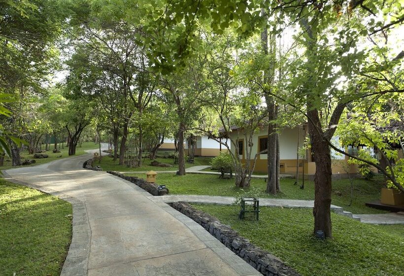 Hotel Amaya Lake Dambulla