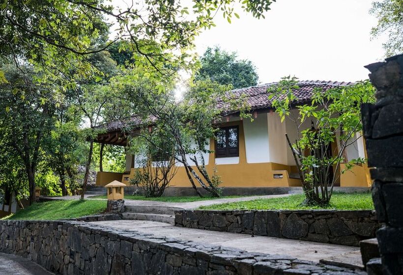 Hotel Amaya Lake Dambulla