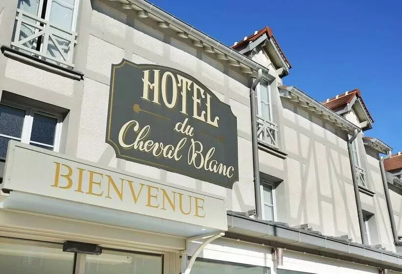 בית מלון כפרי Hob Le Cheval Blanc   Marne La Vallée