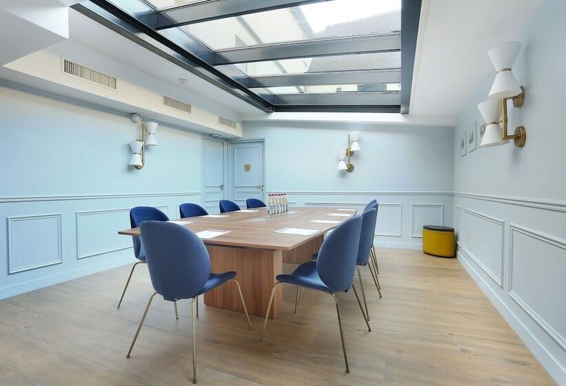 호텔 Hob Le Cheval Blanc   Marne La Vallée