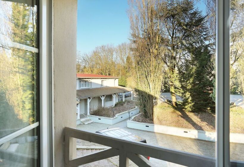 호텔 Hob Le Cheval Blanc   Marne La Vallée