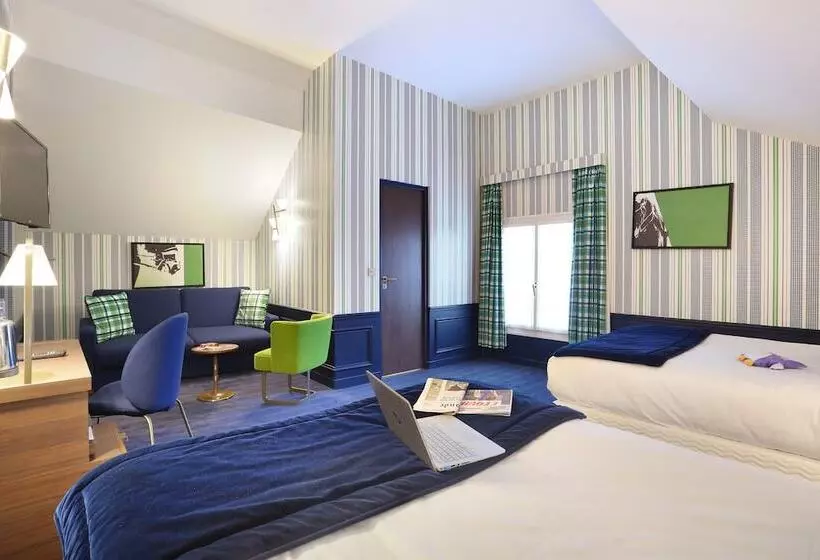 Отель Hob Le Cheval Blanc Marne La Vallée