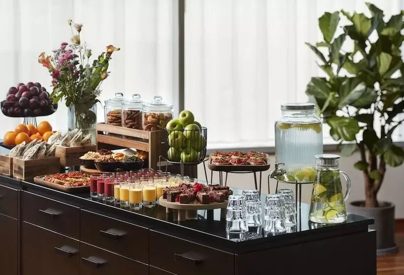 Avani Frankfurt City Hotel Previously Nh Collection Frankfurt City