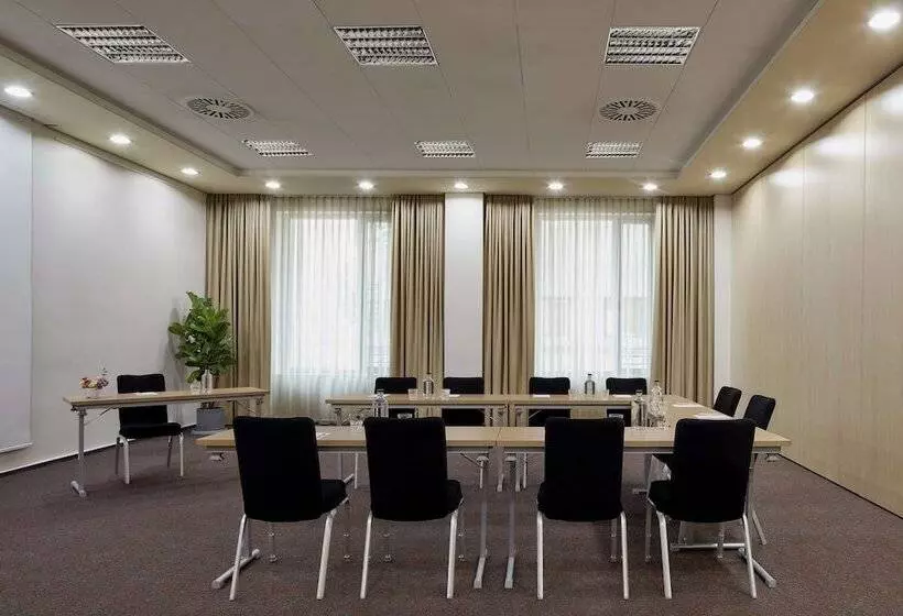 Avani Frankfurt City Hotel Previously Nh Collection Frankfurt City