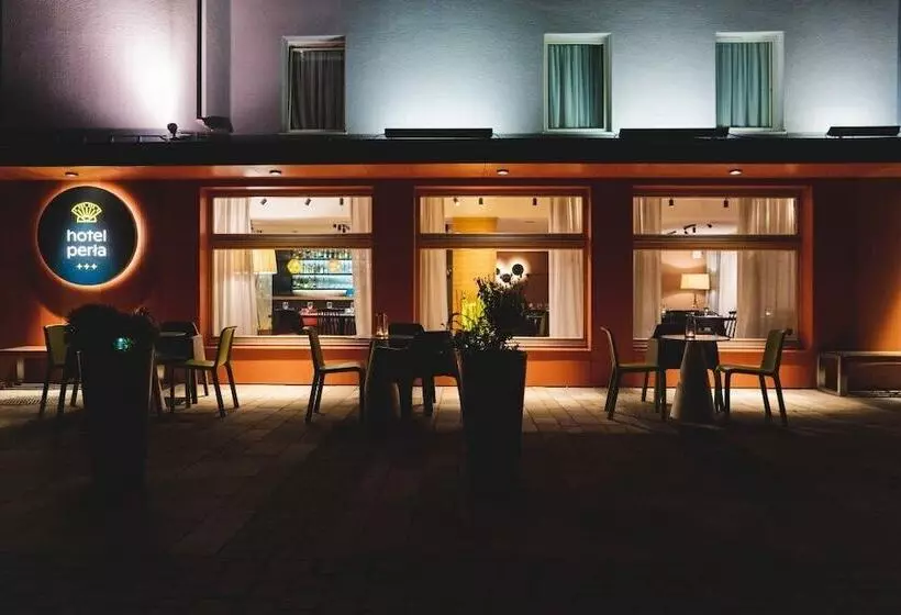 ホテル Perła