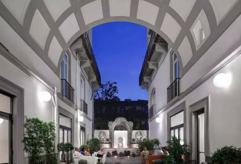 Hotelli Piazza Bellini & Apartments