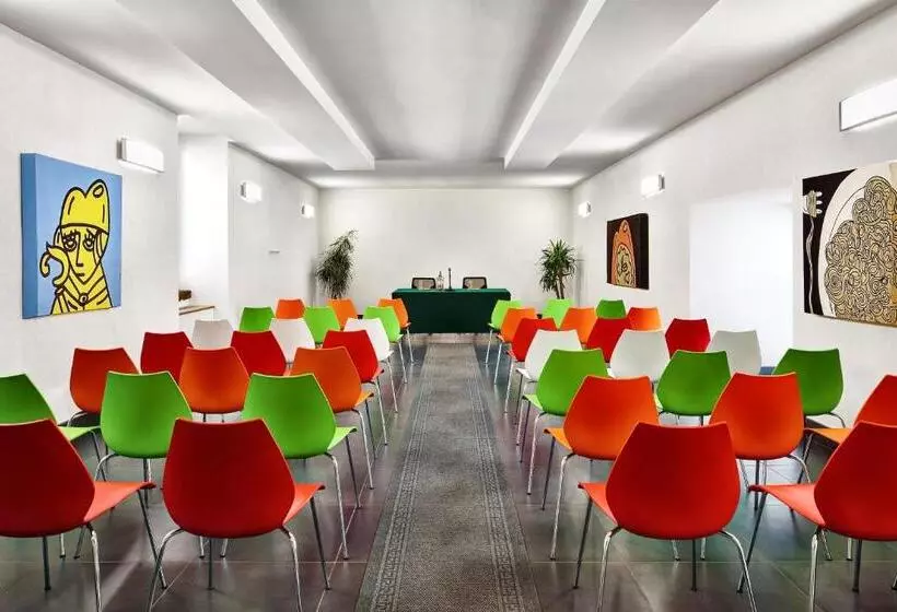 Hotelli Piazza Bellini & Apartments