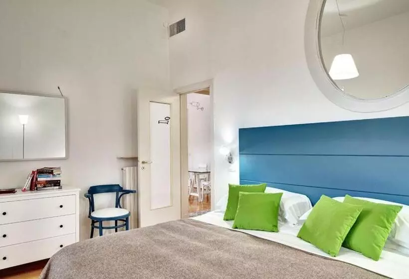 Hotelli Piazza Bellini & Apartments