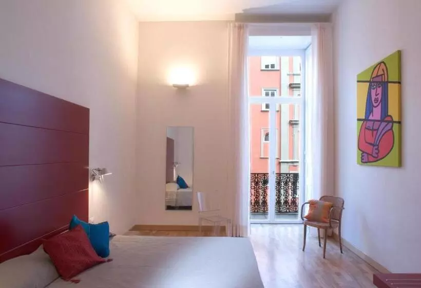 Hotelli Piazza Bellini & Apartments