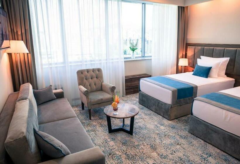 בית מלון כפרי Radon Plaza