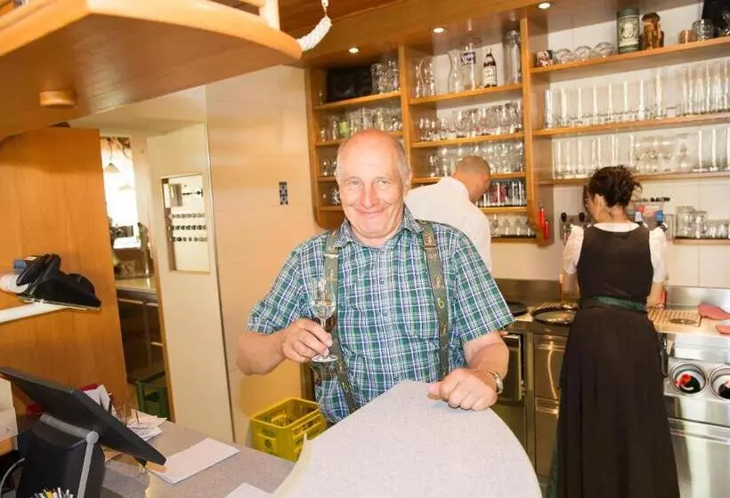 Gasthof   Landhotel Ernst