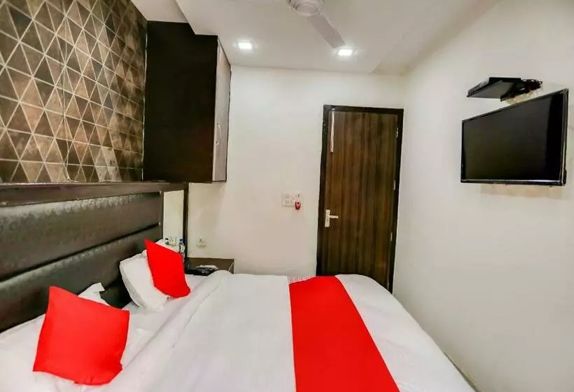Hotelli O Anshun Residency Near Mk Cinemas Rohini