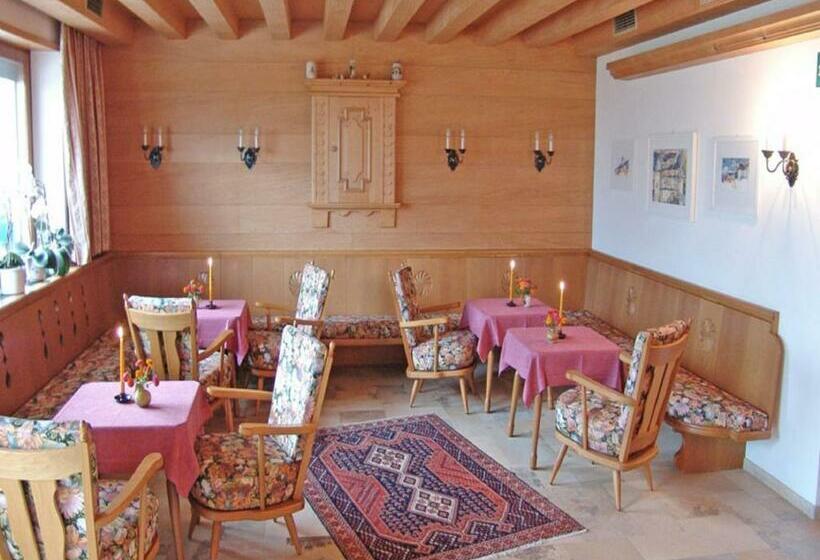 Pension Apartments Pardell