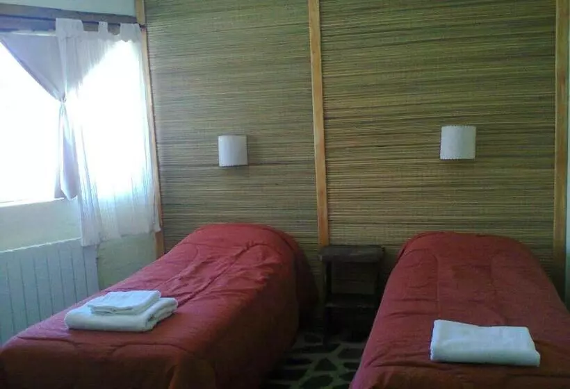 Retkeilymaja Hosteria Del Sauquen