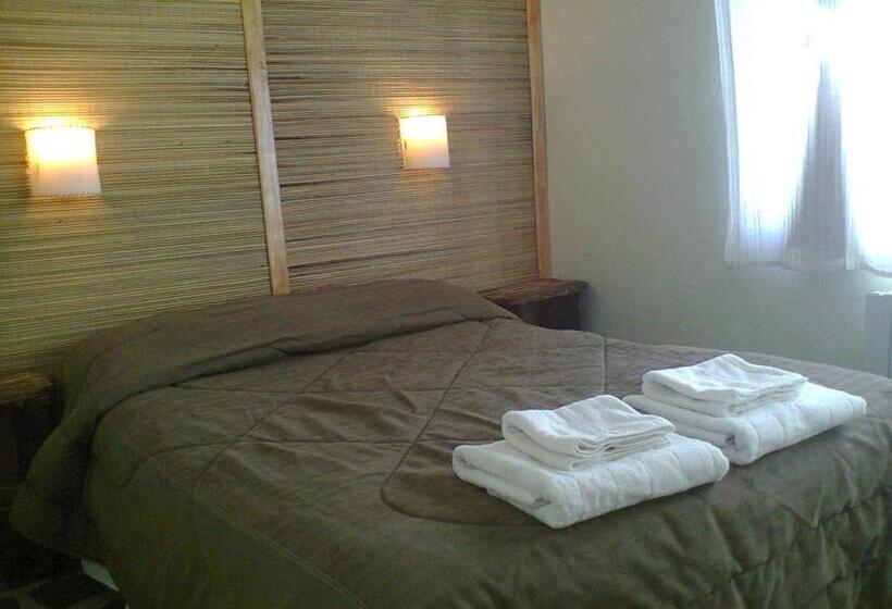 Hostel Hosteria Del Sauquen