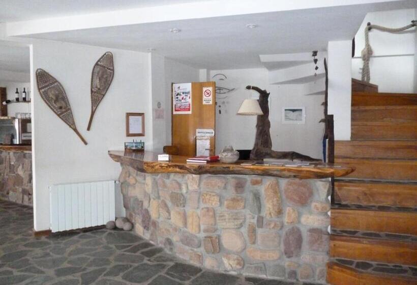 Hostel Hosteria Del Sauquen