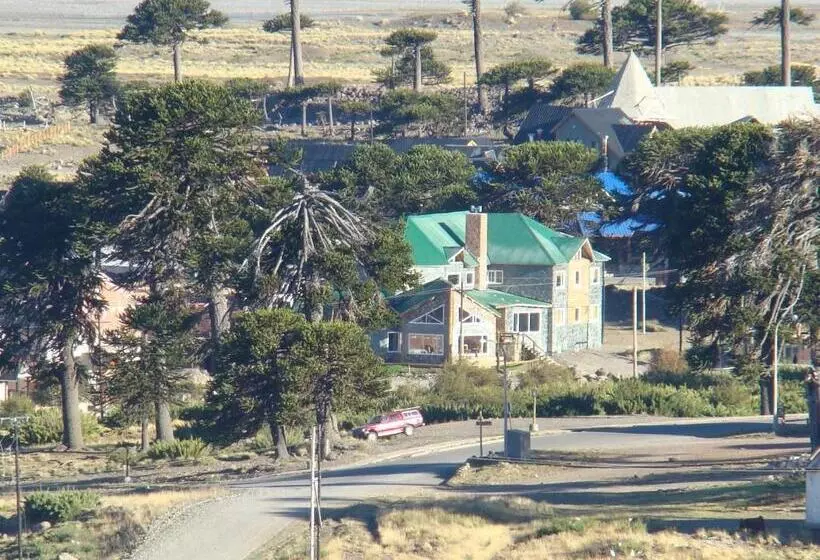 Retkeilymaja Hosteria Del Sauquen
